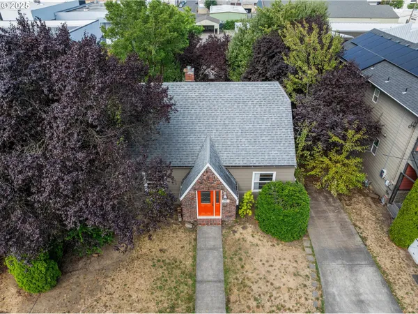 $700,000 | 4737 Southeast 28th Avenue, Portland, OR 97202