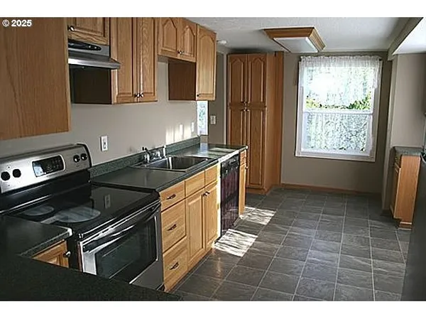 $700,000 | 4737 Southeast 28th Avenue, Portland, OR 97202