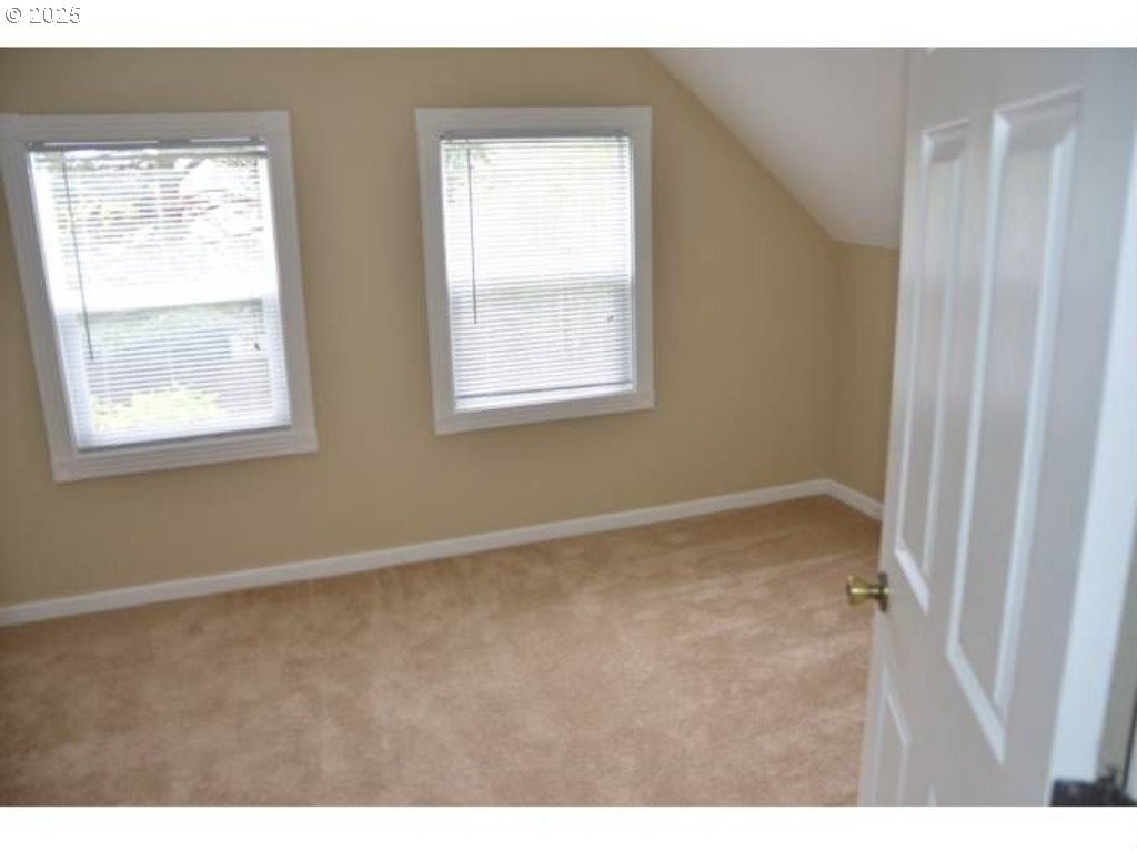 4737 Southeast 28th Avenue Portland, OR 97202 - Photo 10 of 14