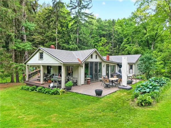 $725,000 | 5920 State Road, Gibsonia, PA 15044