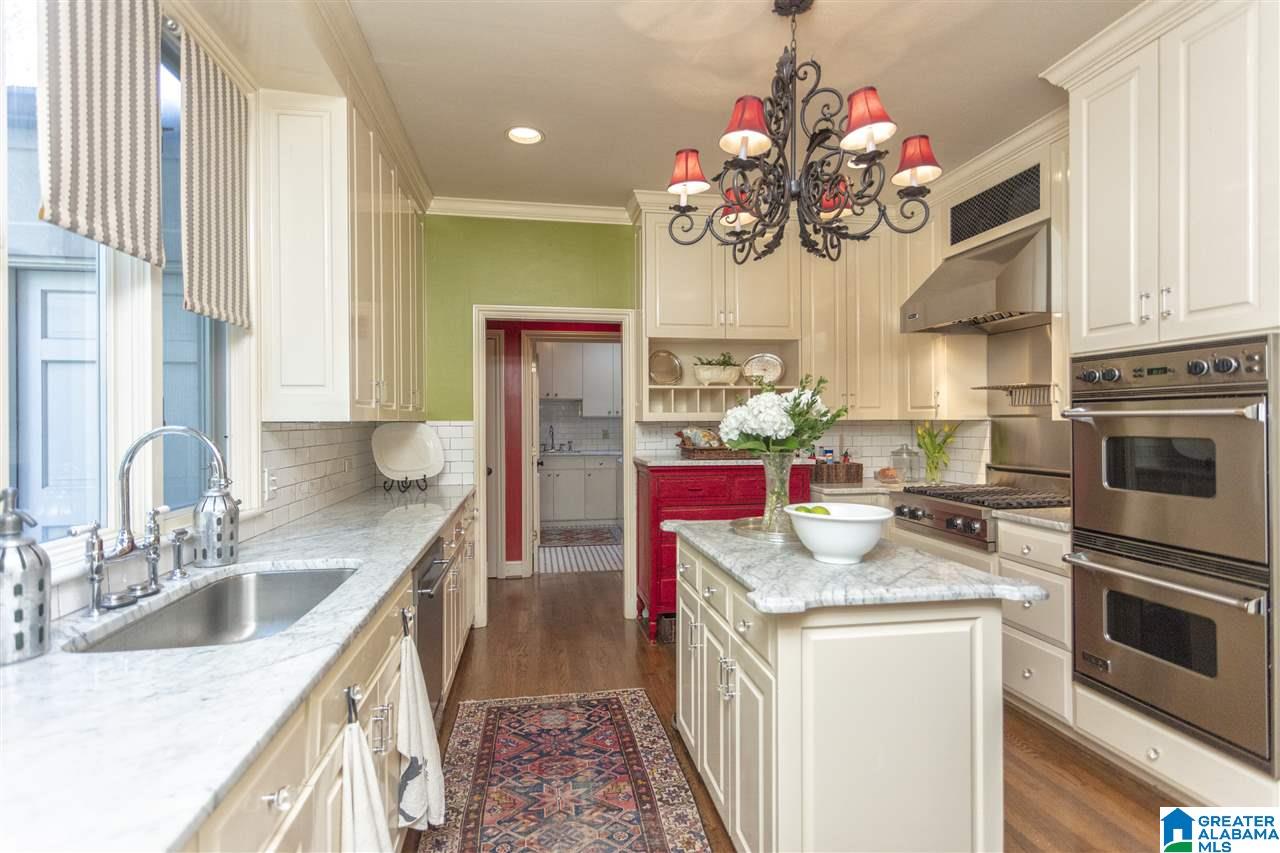 2813 Overton Road Mountain Brook, AL 35223 - Photo 12 of 35