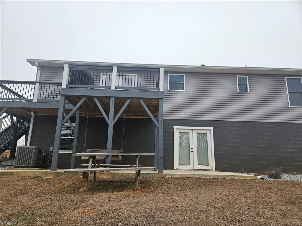 925 Mountain View Road King, NC 27021 - Photo 12 of 40