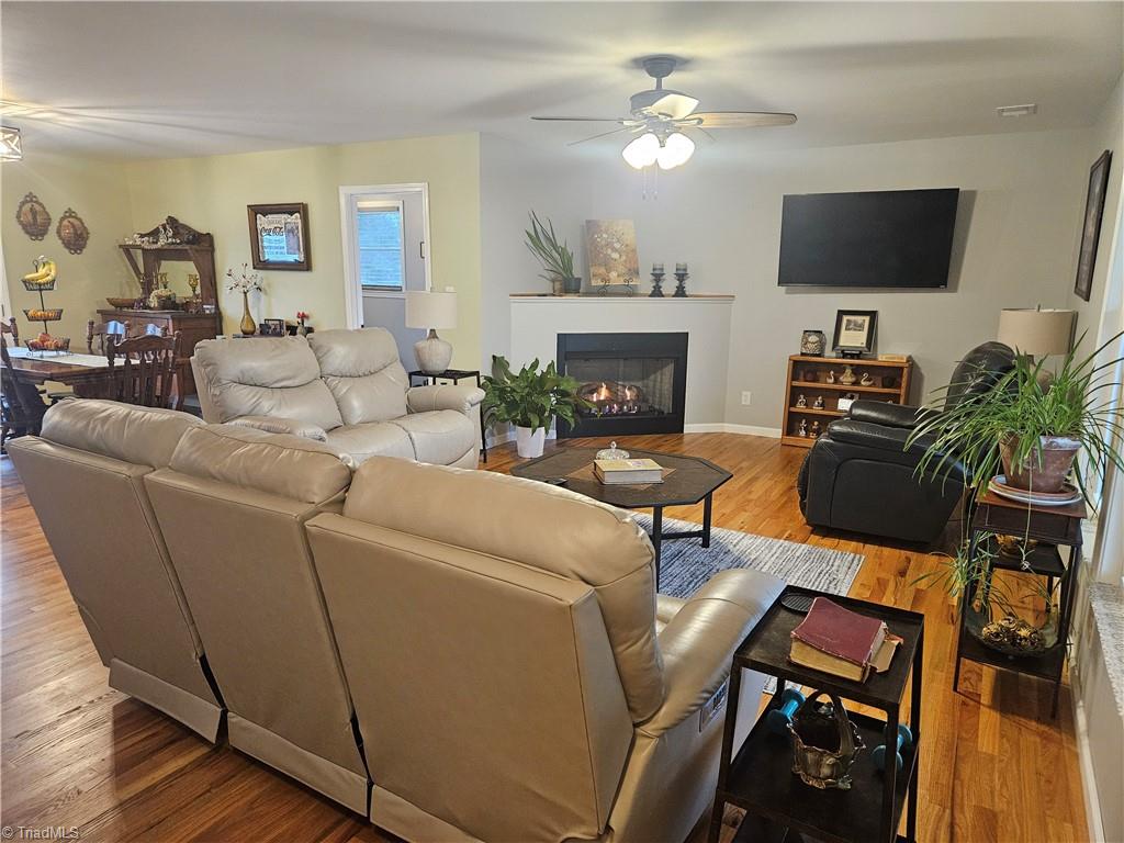 925 Mountain View Road King, NC 27021 - Photo 16 of 40