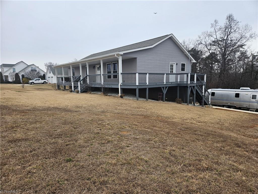 925 Mountain View Road King, NC 27021 - Photo 3 of 40