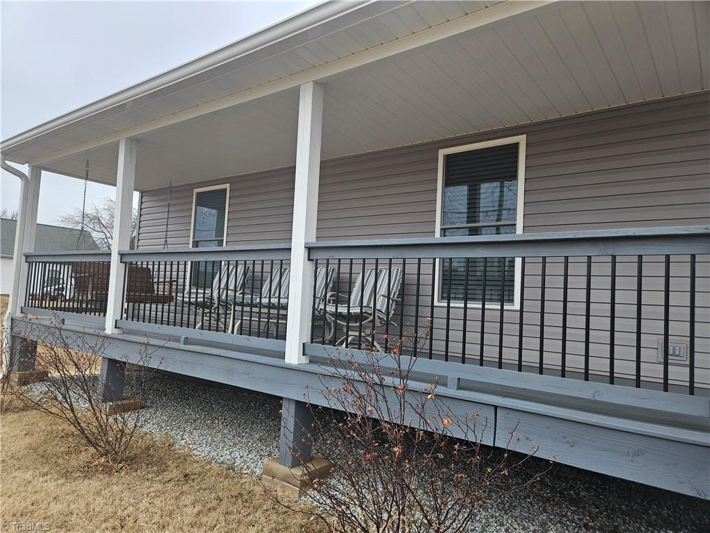 925 Mountain View Road King, NC 27021 - Photo 4 of 40