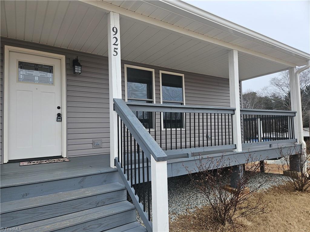 925 Mountain View Road King, NC 27021 - Photo 5 of 40