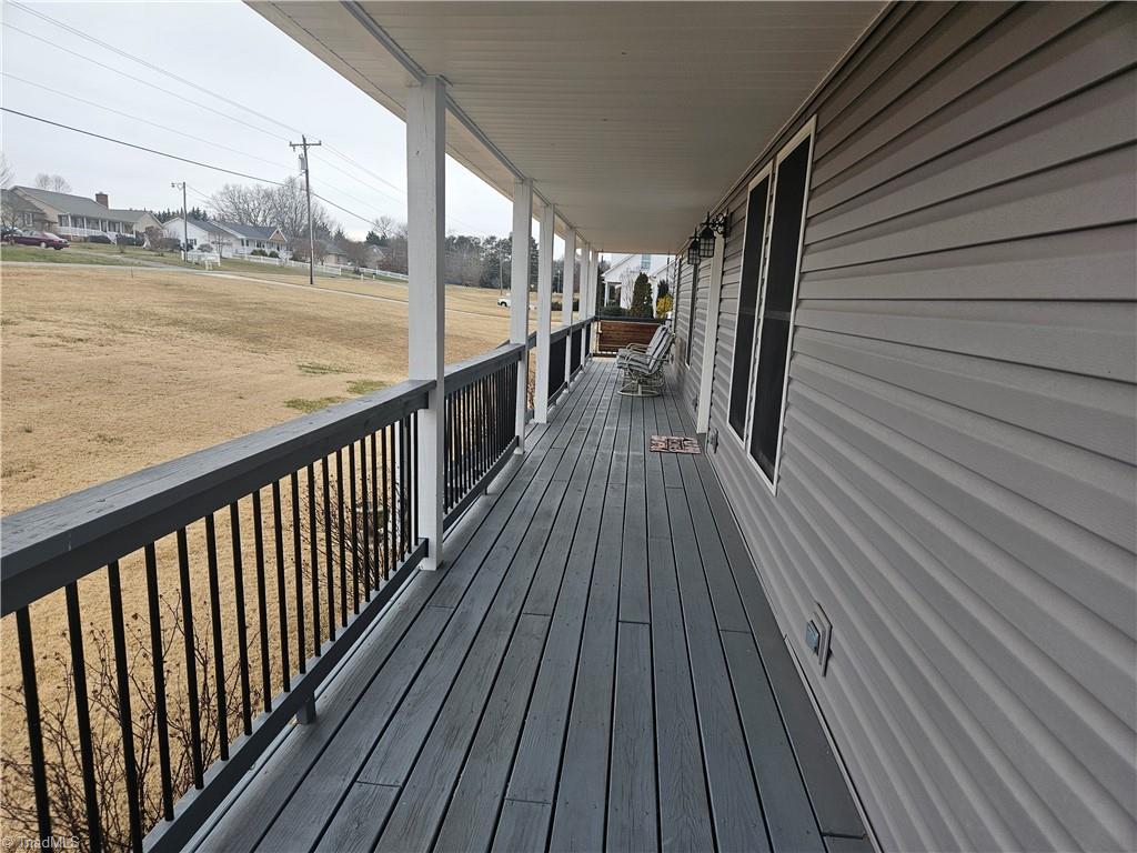 925 Mountain View Road King, NC 27021 - Photo 6 of 40