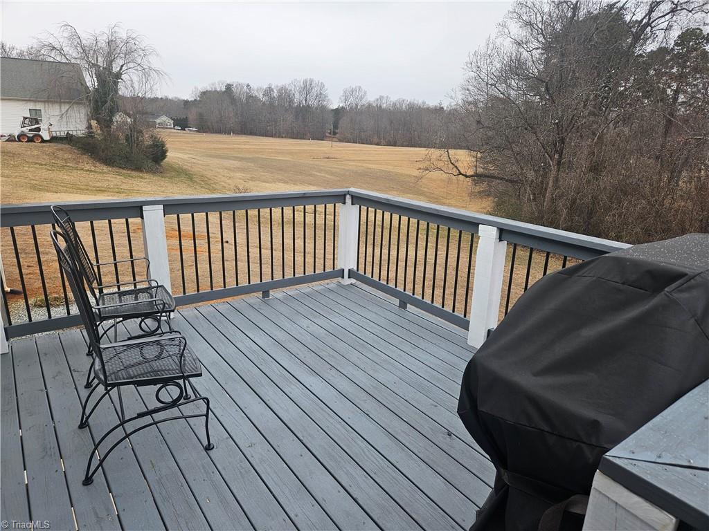 925 Mountain View Road King, NC 27021 - Photo 8 of 40