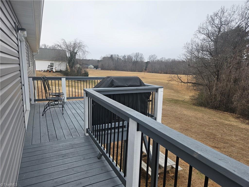 925 Mountain View Road King, NC 27021 - Photo 9 of 40