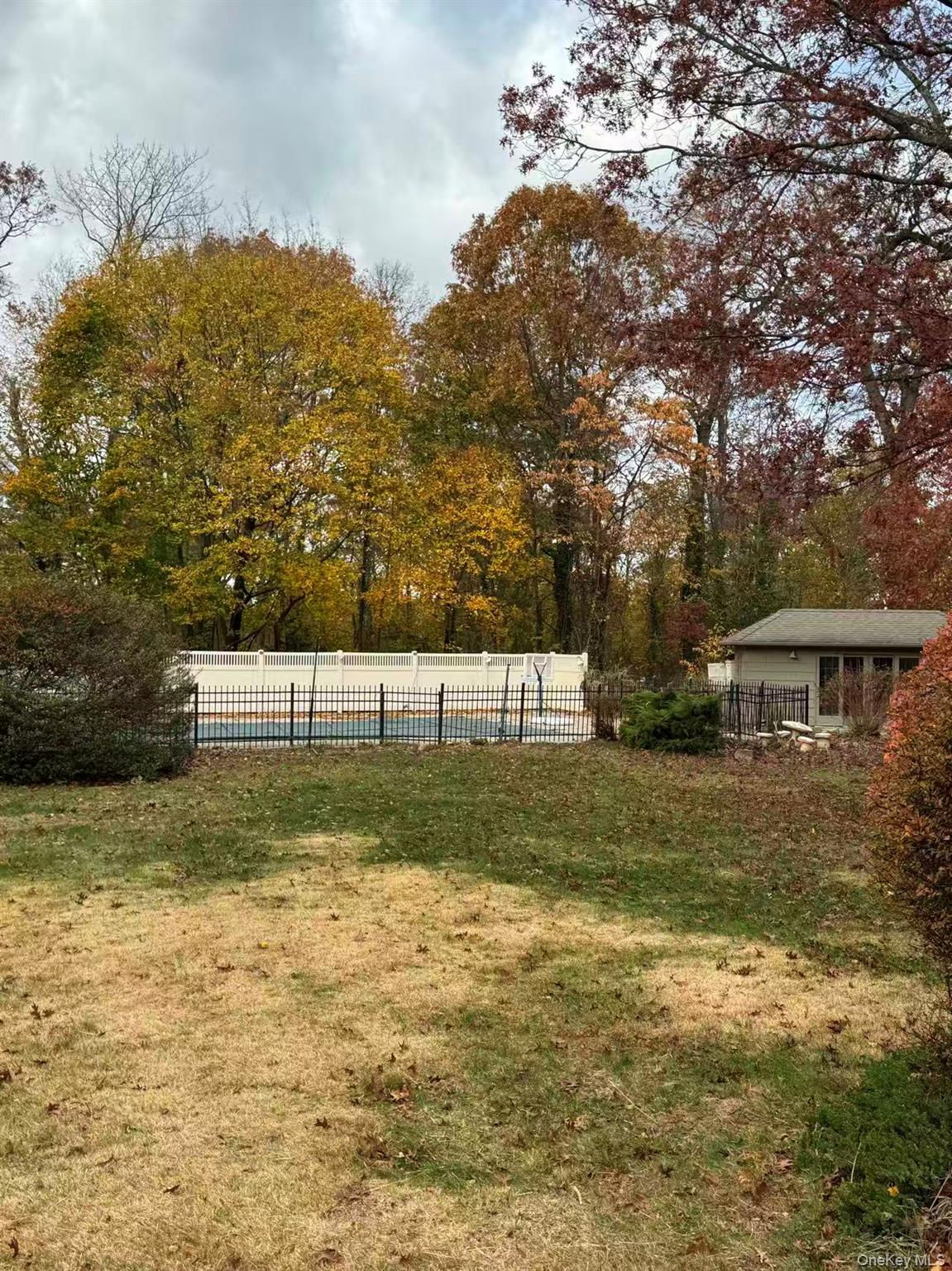 4 Norgate Road Glen Head, NY 11545 - Photo 6 of 25 a view of a house with a yard
