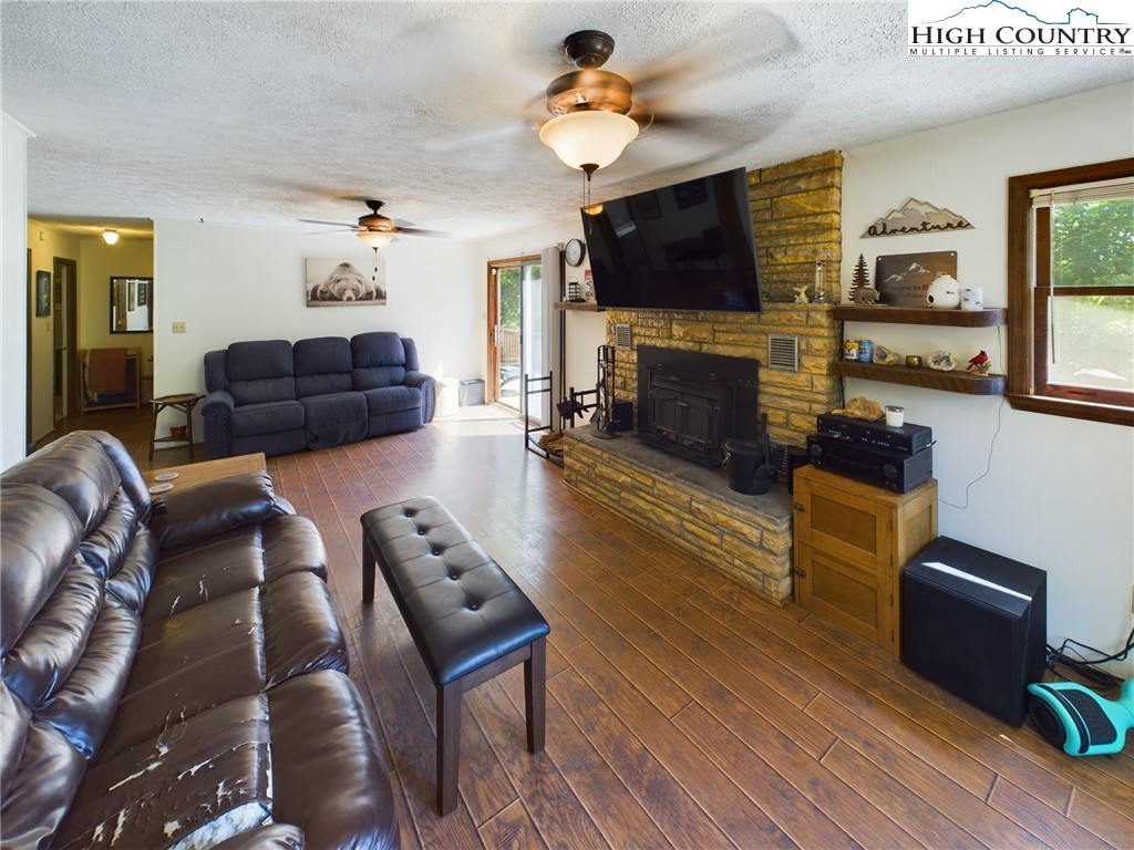 2994 Holloway Mtn Road Blowing Rock, NC 28605 - Photo 2 of 14