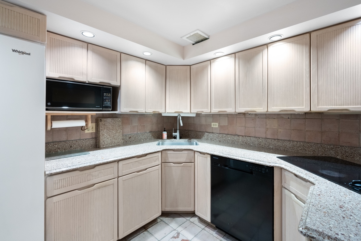 175 East Delaware Place, Unit 840102 Chicago, IL 60611 - Photo 16 of 45