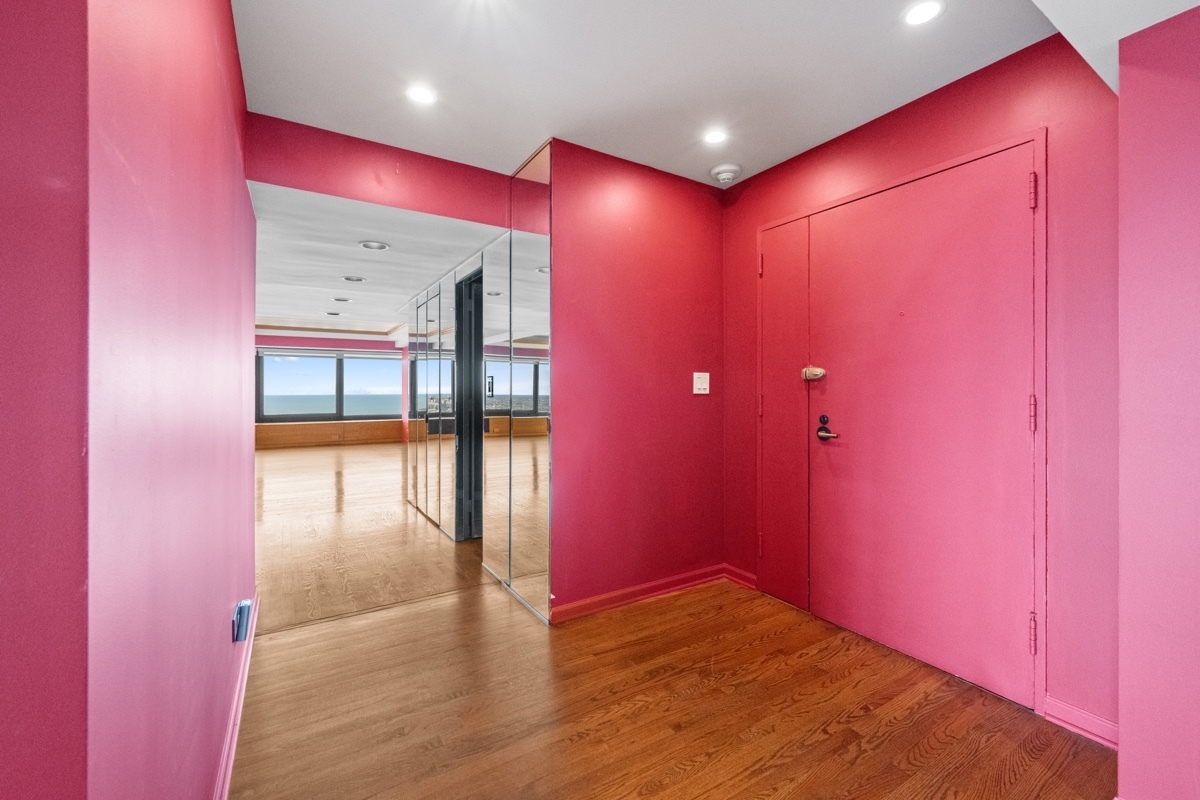 175 East Delaware Place, Unit 840102 Chicago, IL 60611 - Photo 8 of 45