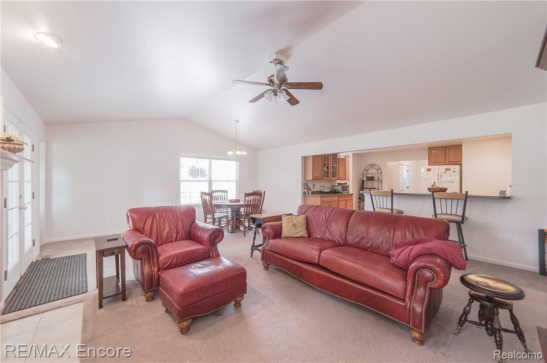 1082 Avon Manor Road Rochester, MI 48307 - Photo 14 of 40 1082 Avon Manor-14.jpg