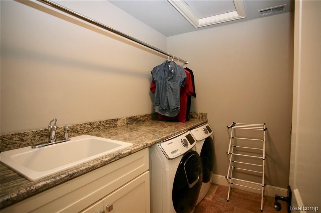 3567 Strathcona Drive Rochester, MI 48309 - Photo 38 of 42 fullsizeoutput_aec.jpeg