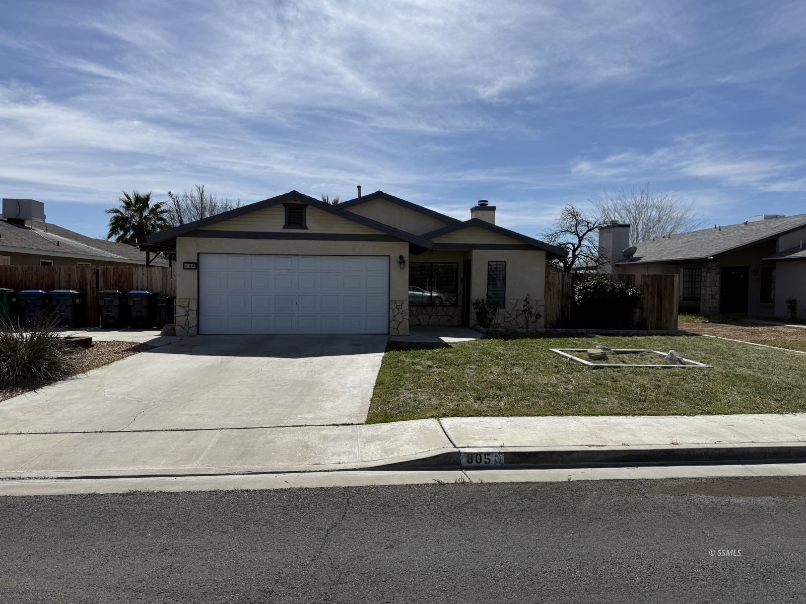 805 Janelle Court Ridgecrest, CA 93555 - Photo 2 of 27