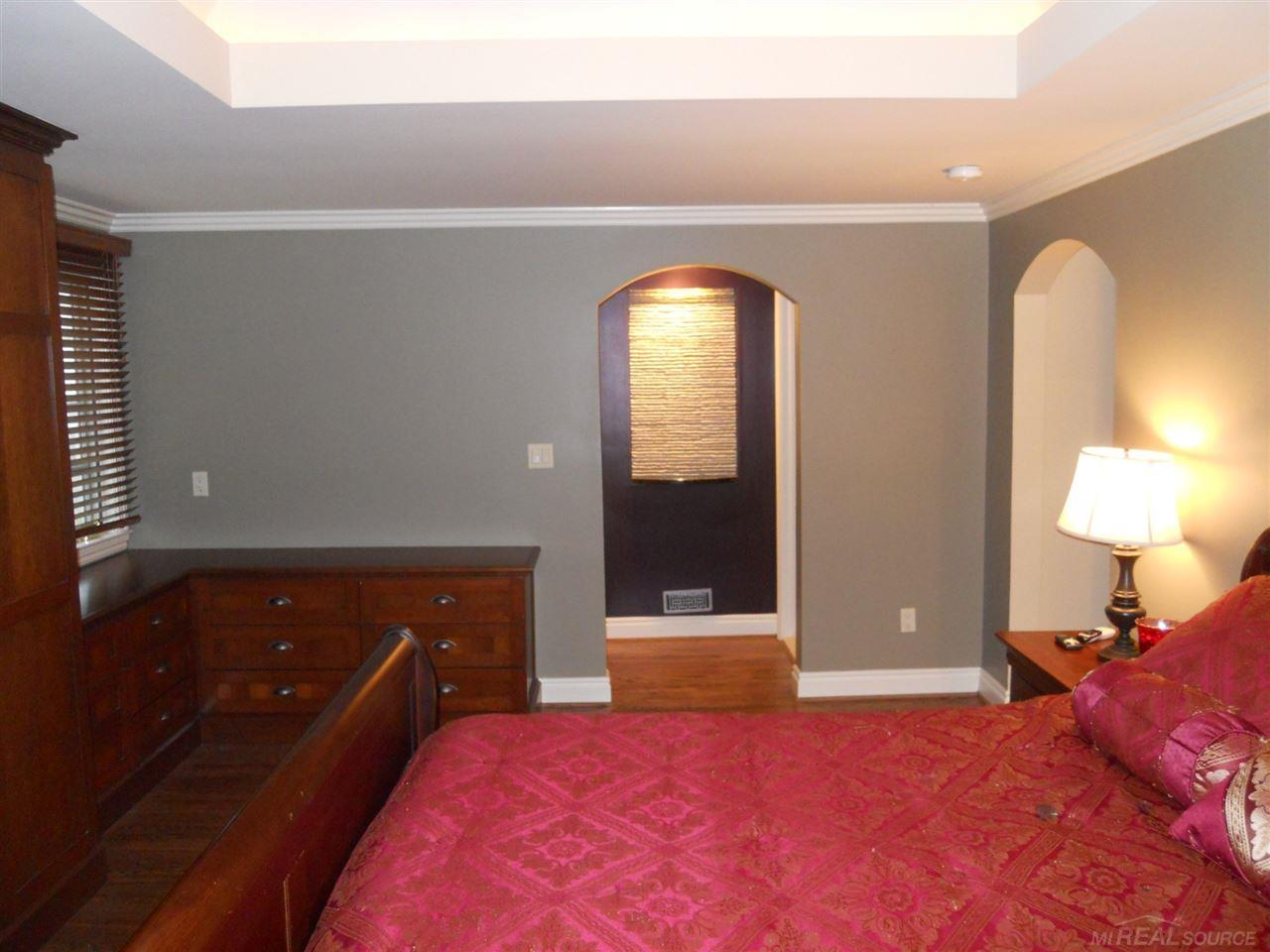 723 Canterbury Road Grosse Pointe Woods, MI 48236 - Photo 14 of 30