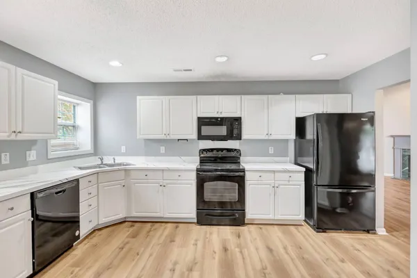 $2,100 | 8565 Brookforest Drive, North Charleston, SC 29406