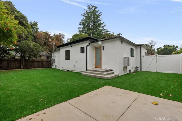 $5,000 | 5730 Stansbury Avenue, Van Nuys, CA 91401