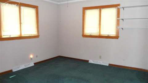 2102 Covert Road Burton, MI 48509 - Photo 8 of 17 20359725-7.JPG