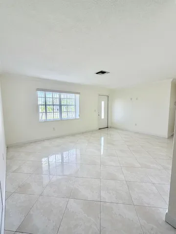 $3,500 | 2594 West End Road, West Palm Beach, FL 33406