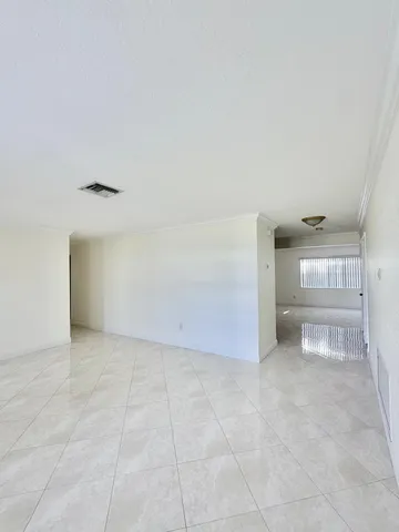 $3,500 | 2594 West End Road, West Palm Beach, FL 33406