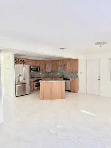 $3,500 | 2594 West End Road, West Palm Beach, FL 33406