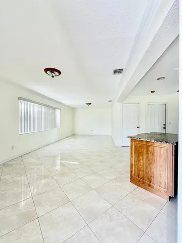 $3,500 | 2594 West End Road, West Palm Beach, FL 33406