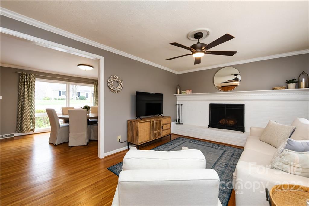 2906 Spring Valley Road Charlotte, NC 28210 - Photo 11 of 31 Gallery Image 11