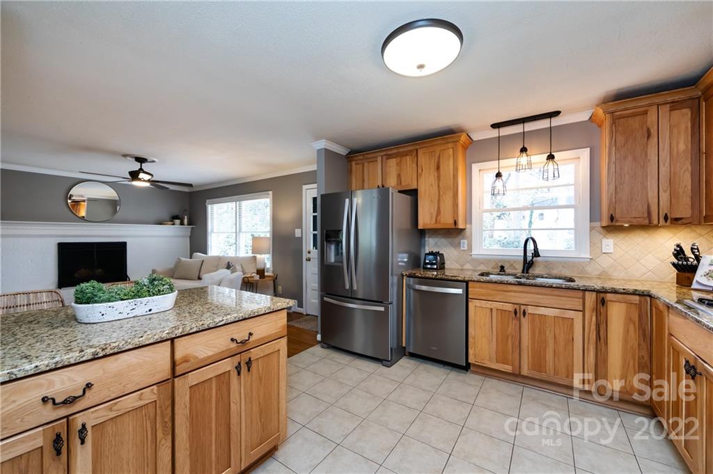 2906 Spring Valley Road Charlotte, NC 28210 - Photo 16 of 31 Gallery Image 16