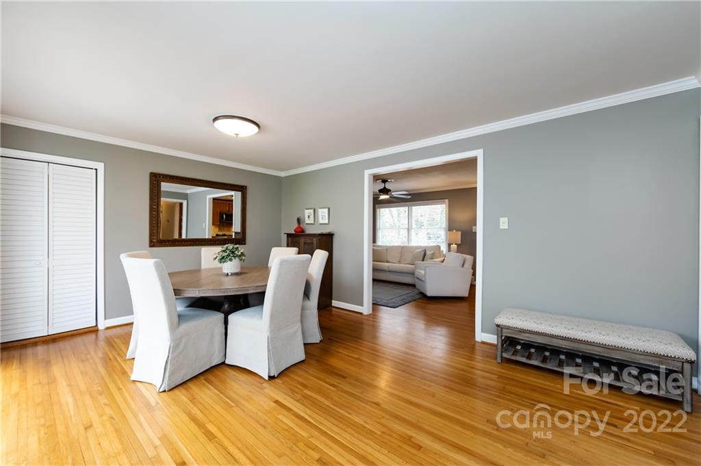2906 Spring Valley Road Charlotte, NC 28210 - Photo 4 of 31 Gallery Image 4