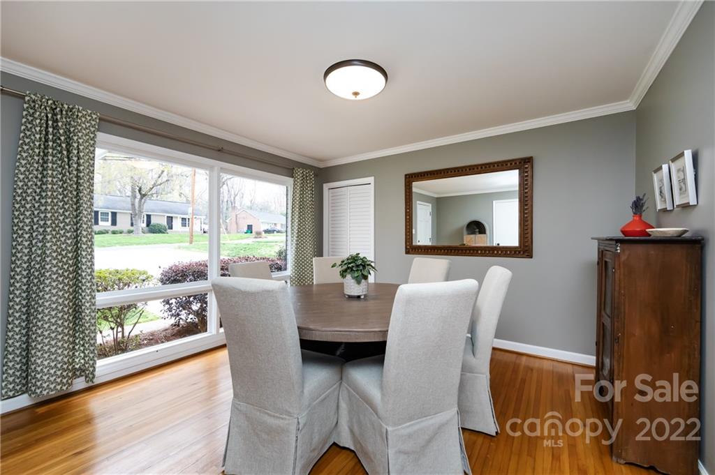 2906 Spring Valley Road Charlotte, NC 28210 - Photo 6 of 31 Gallery Image 6
