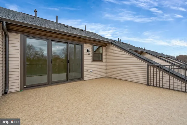 $929,990 | 5 Fair Lakes Court, Fairfax, VA 22033