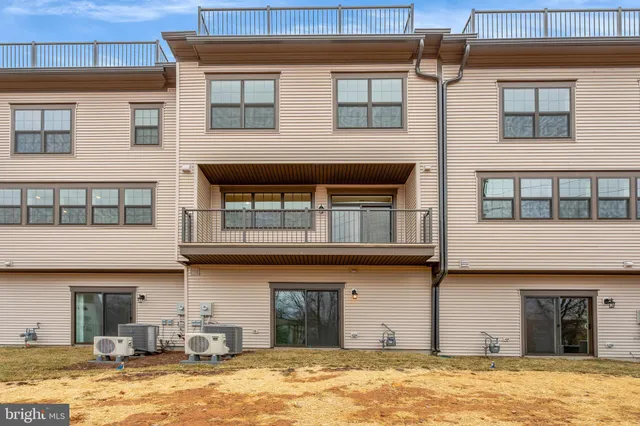 $929,990 | 5 Fair Lakes Court, Fairfax, VA 22033