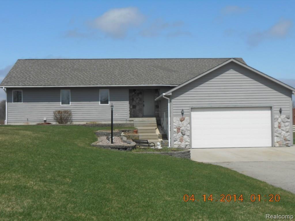 899 Thayer Road Ortonville, MI 48462 - Photo 2 of 21 DSCN2564.jpg