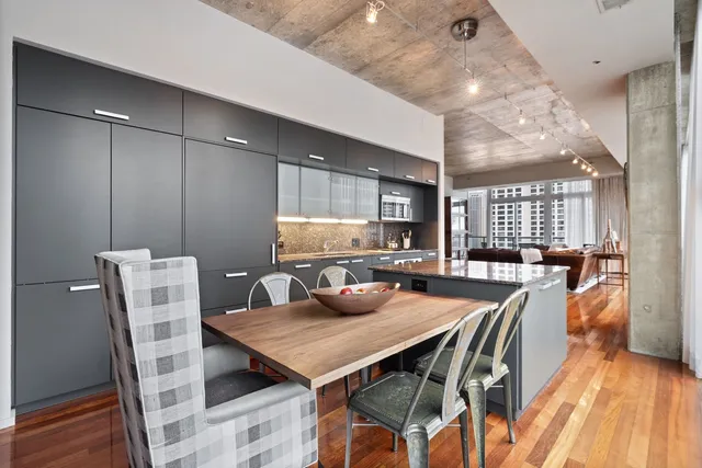 $1,199,000 | 550 North St Clair Street, Unit 2503, Chicago, IL 60611
