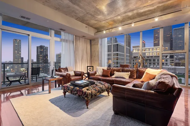 $1,199,000 | 550 North St Clair Street, Unit 2503, Chicago, IL 60611