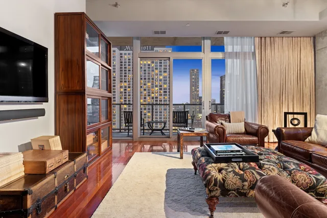 $1,199,000 | 550 North St Clair Street, Unit 2503, Chicago, IL 60611