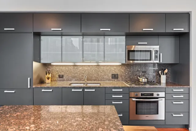 $1,199,000 | 550 North St Clair Street, Unit 2503, Chicago, IL 60611