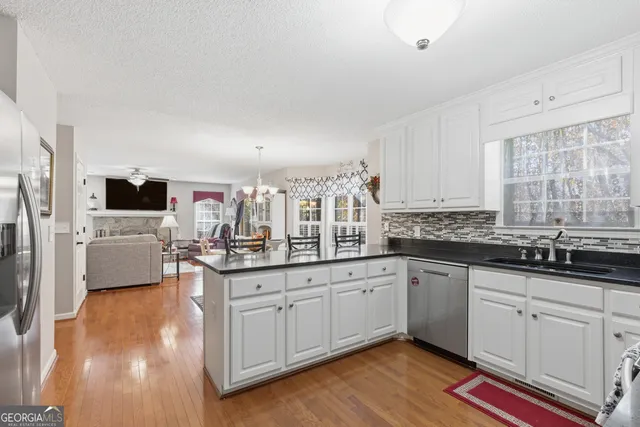 a view of entryway and hall