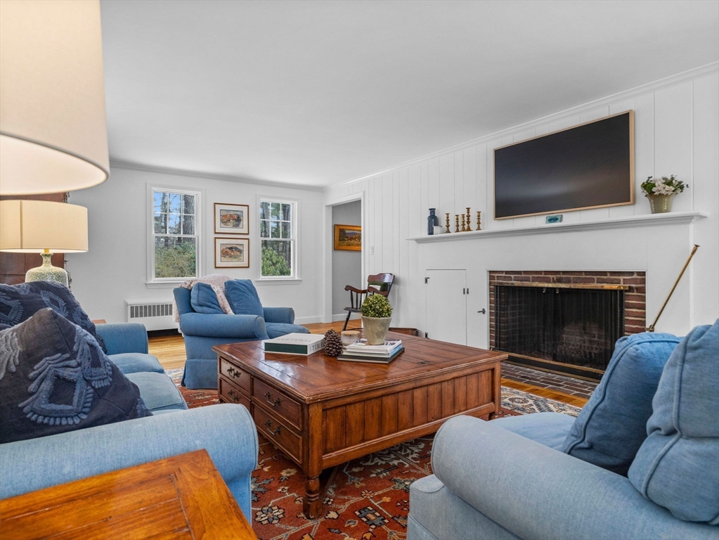 106 Walpole Street Dover, MA 02030 - Photo 4 of 30