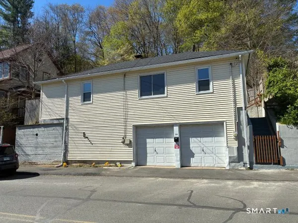 $2,300 | 68 New Street, Seymour, CT 06483