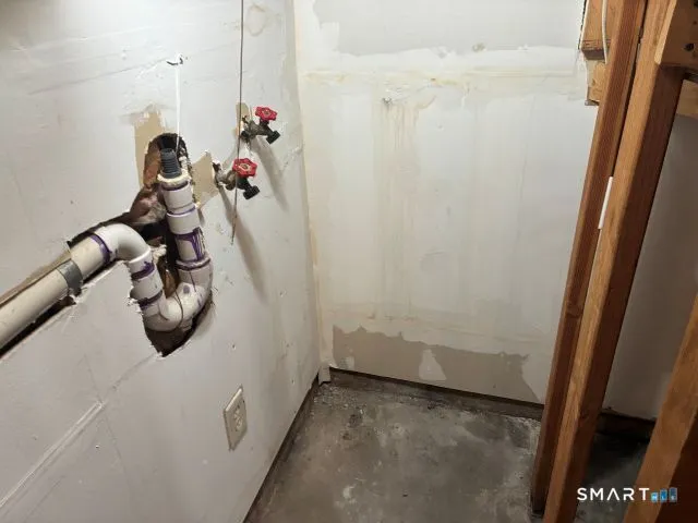 $2,400 | 68 New Street, Seymour, CT 06483