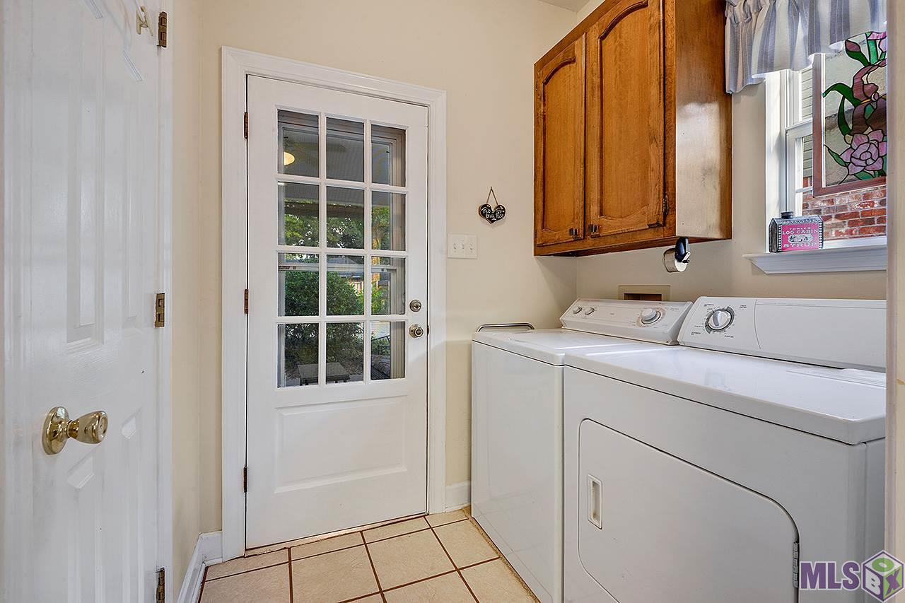 1341 Patrick Drive Baton Rouge, LA 70810 - Photo 9 of 16 Laundry