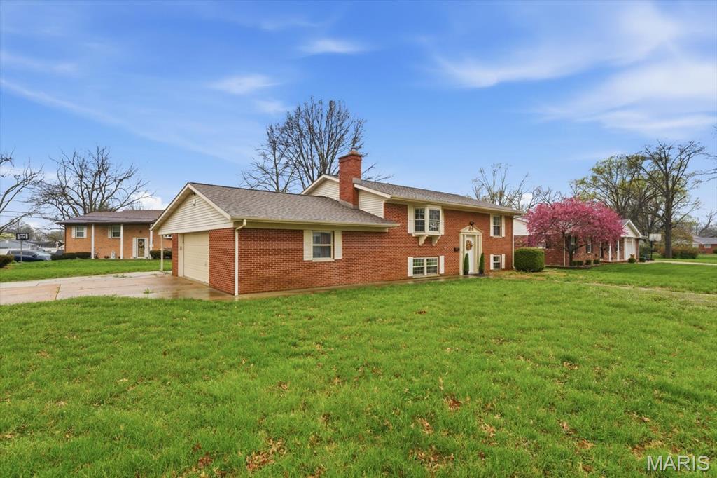 306 West Patterson Street Mascoutah, IL 62258 - Photo 4 of 52