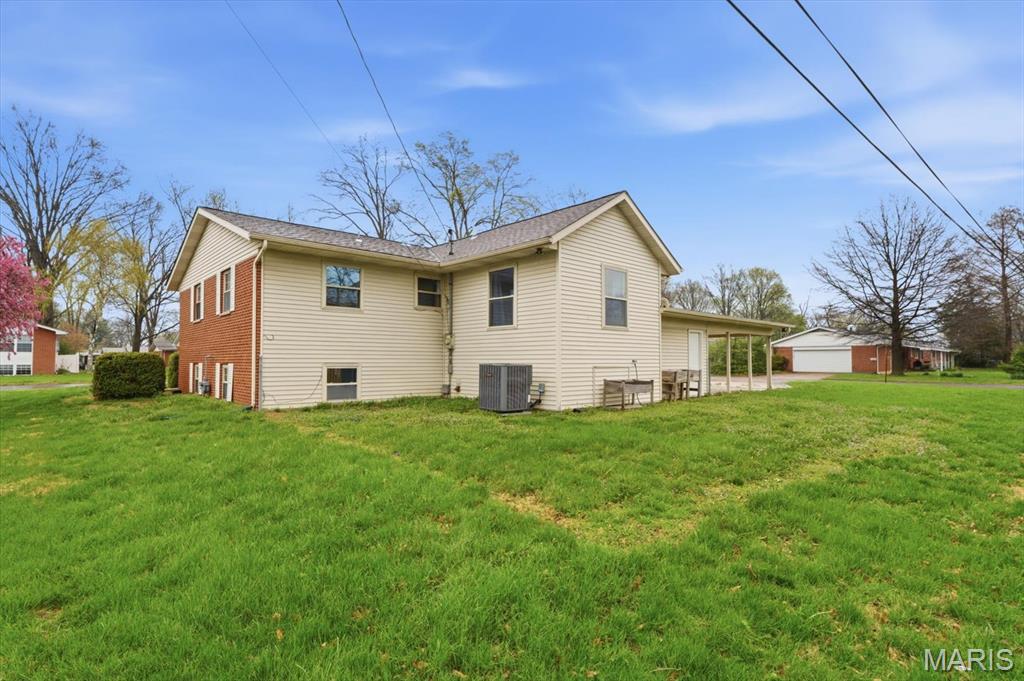 306 West Patterson Street Mascoutah, IL 62258 - Photo 7 of 52