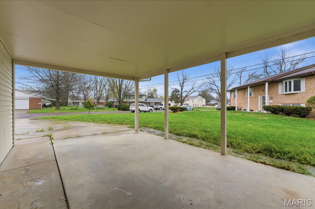 306 West Patterson Street Mascoutah, IL 62258 - Photo 9 of 52