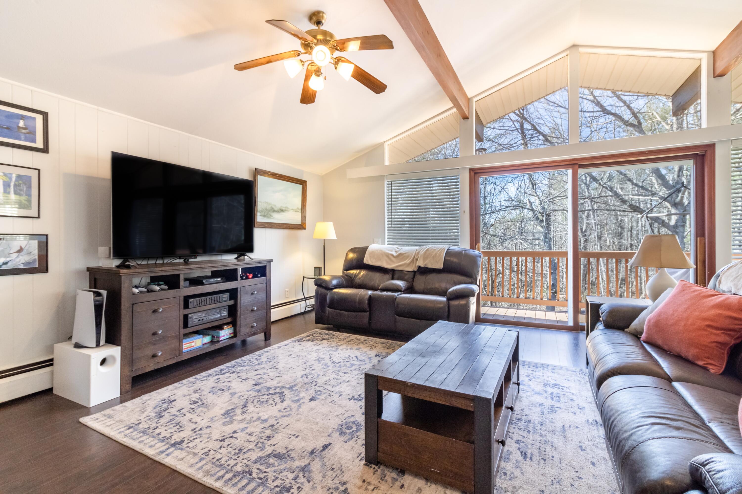 1600 River Road Bucksport, ME 04416 - Photo 20 of 47 1600 River Road Interiors-23