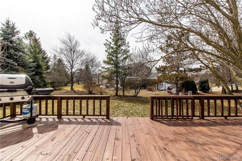 24555 Jamestowne Road Novi, MI 48375 - Photo 33 of 38