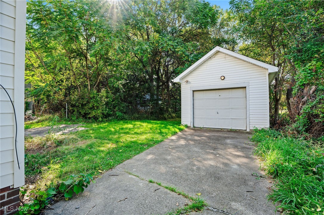9622 Aetna Road Cleveland, OH 44105 - Photo 5 of 33 Gallery Image 5